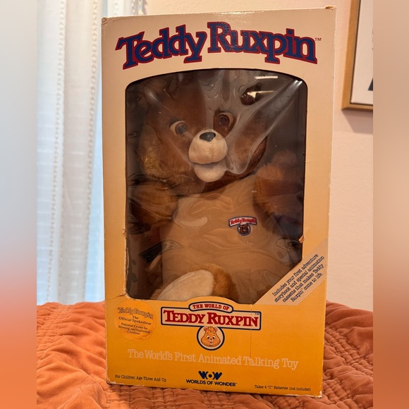 Vintage 1986 *Working* Teddy Ruxpin with 3 Books and 4 Cassettes - Picture 1 of 11